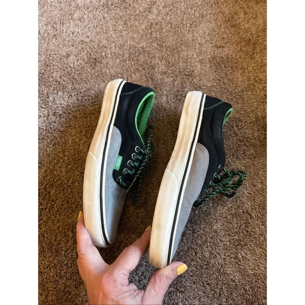 Vans Era Suede Wild Dove and Poison Green colorway Size Mens 7.5 Womens 9
